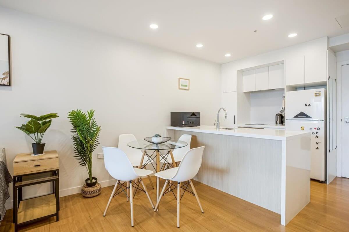 Cosy Two Bedroom Apartment With Balcony Pool And Gym Окленд Екстер'єр фото