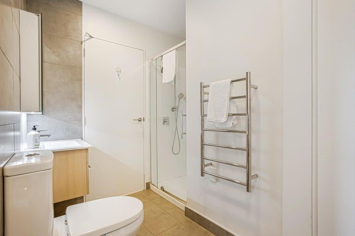 Cosy Two Bedroom Apartment With Balcony Pool And Gym Окленд Екстер'єр фото